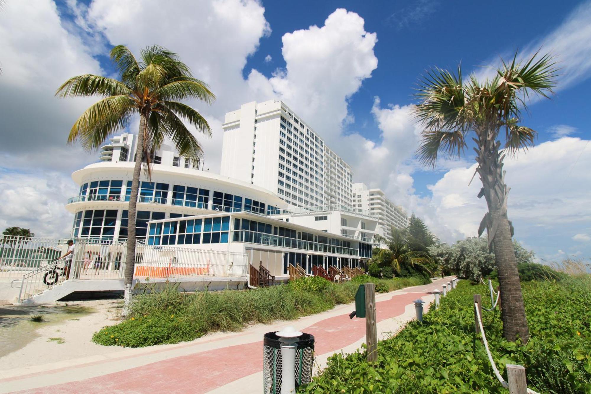 Castle 828 Oceanfront View With Balcony, Pool, Tennis, Beach Access And Free Parking! Miami Beach Extérieur photo